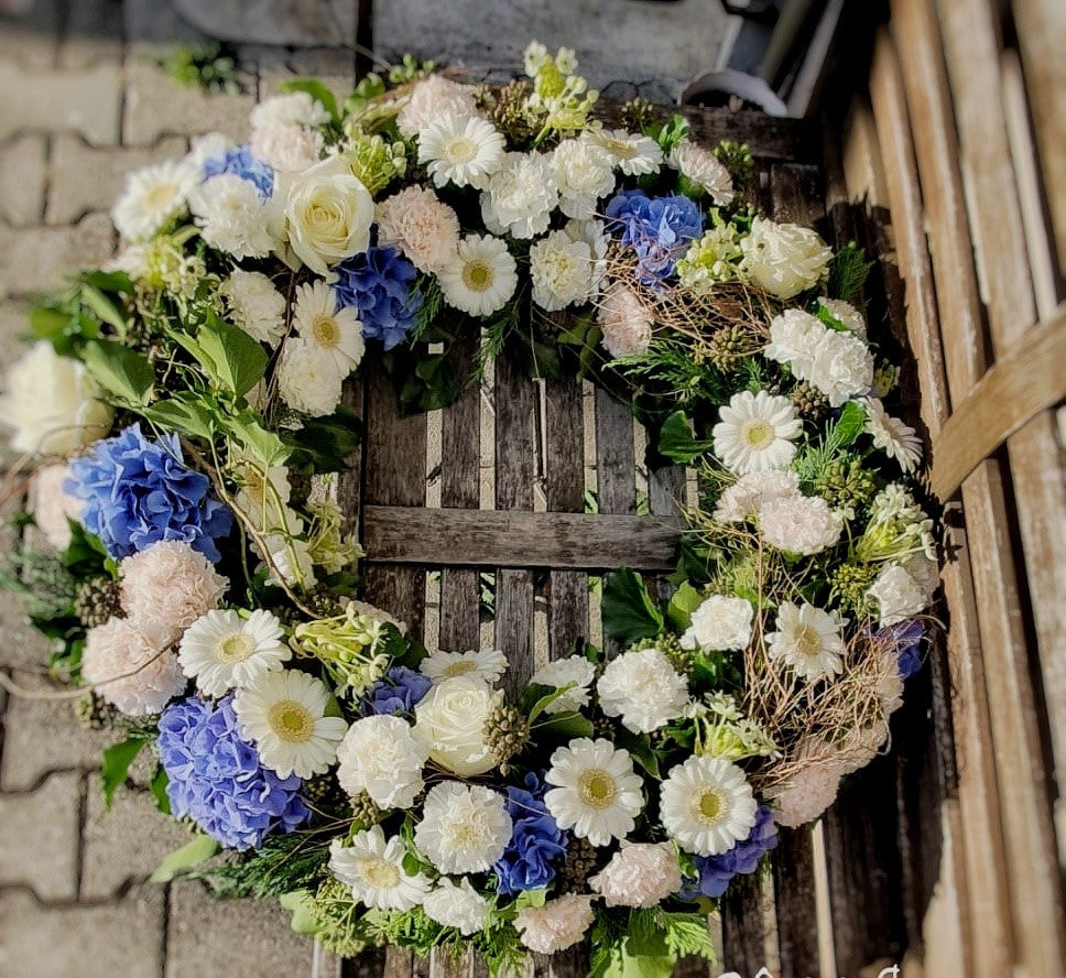 Couronne de fleurs - dernier hommage