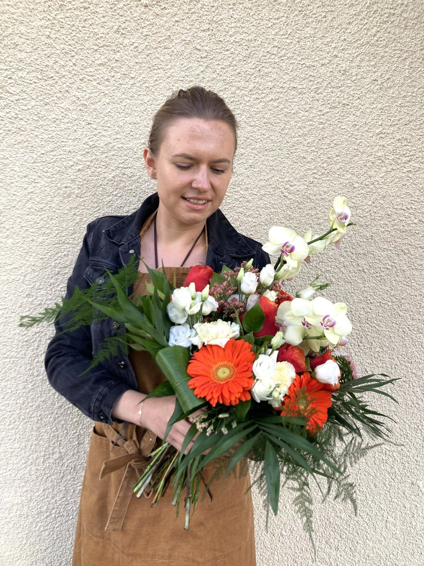 Bouquet avec branches d'orchidée - Osiris Fleurs