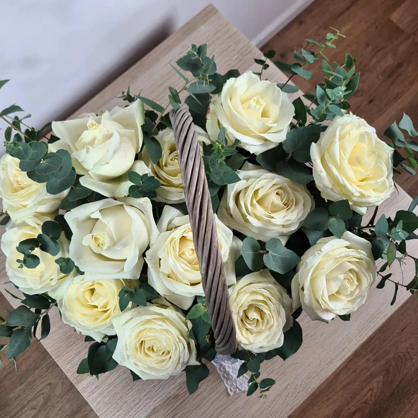 Panier de roses - Osiris Fleurs
