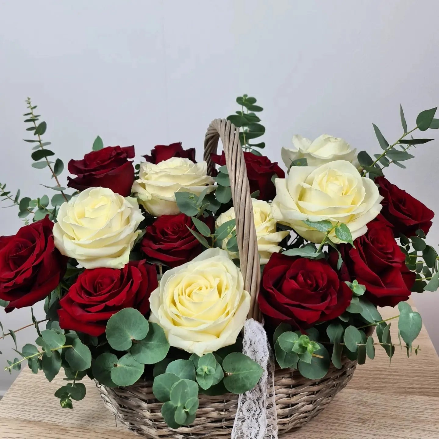 Panier de roses - Osiris Fleurs