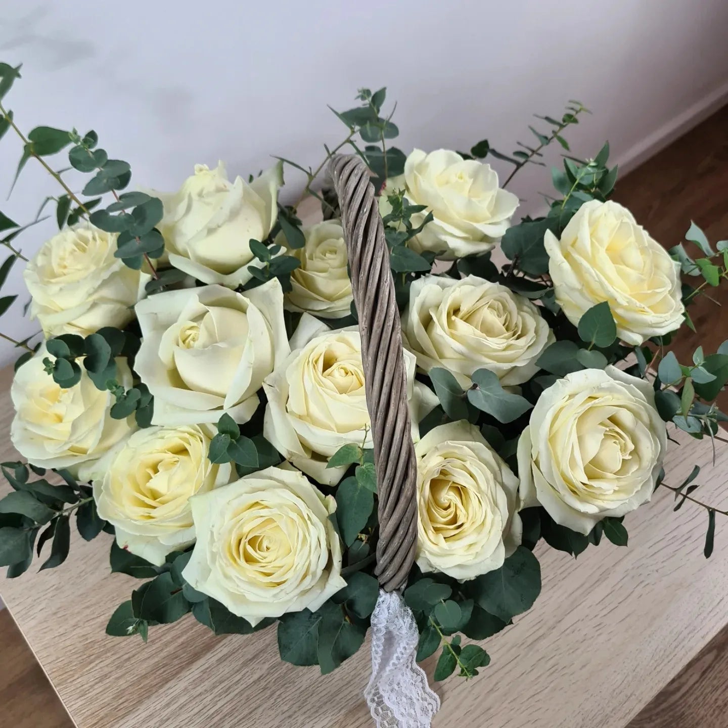Panier de roses - Osiris Fleurs