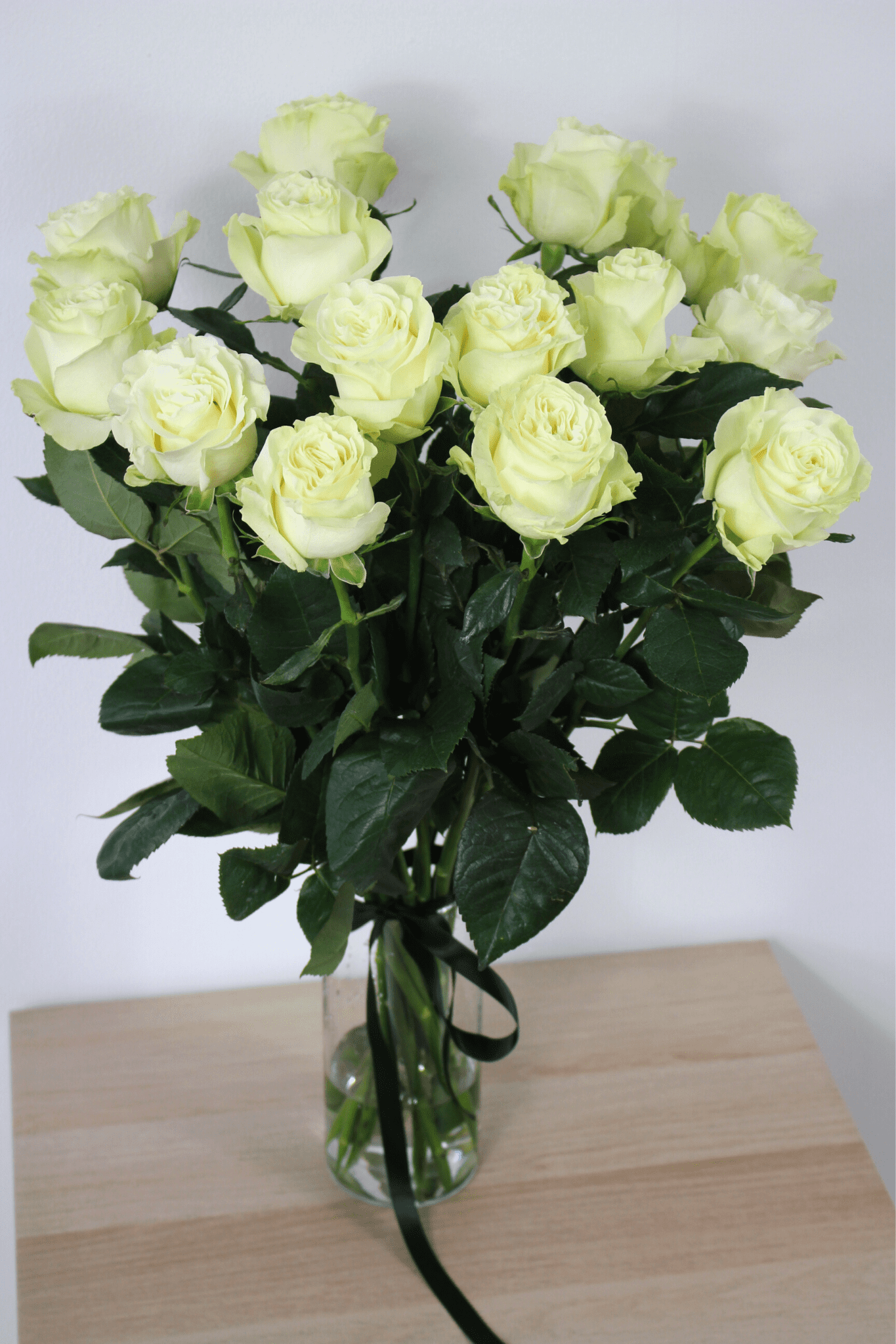 Bouquet annuel - Roses Blanches - Osiris Fleurs