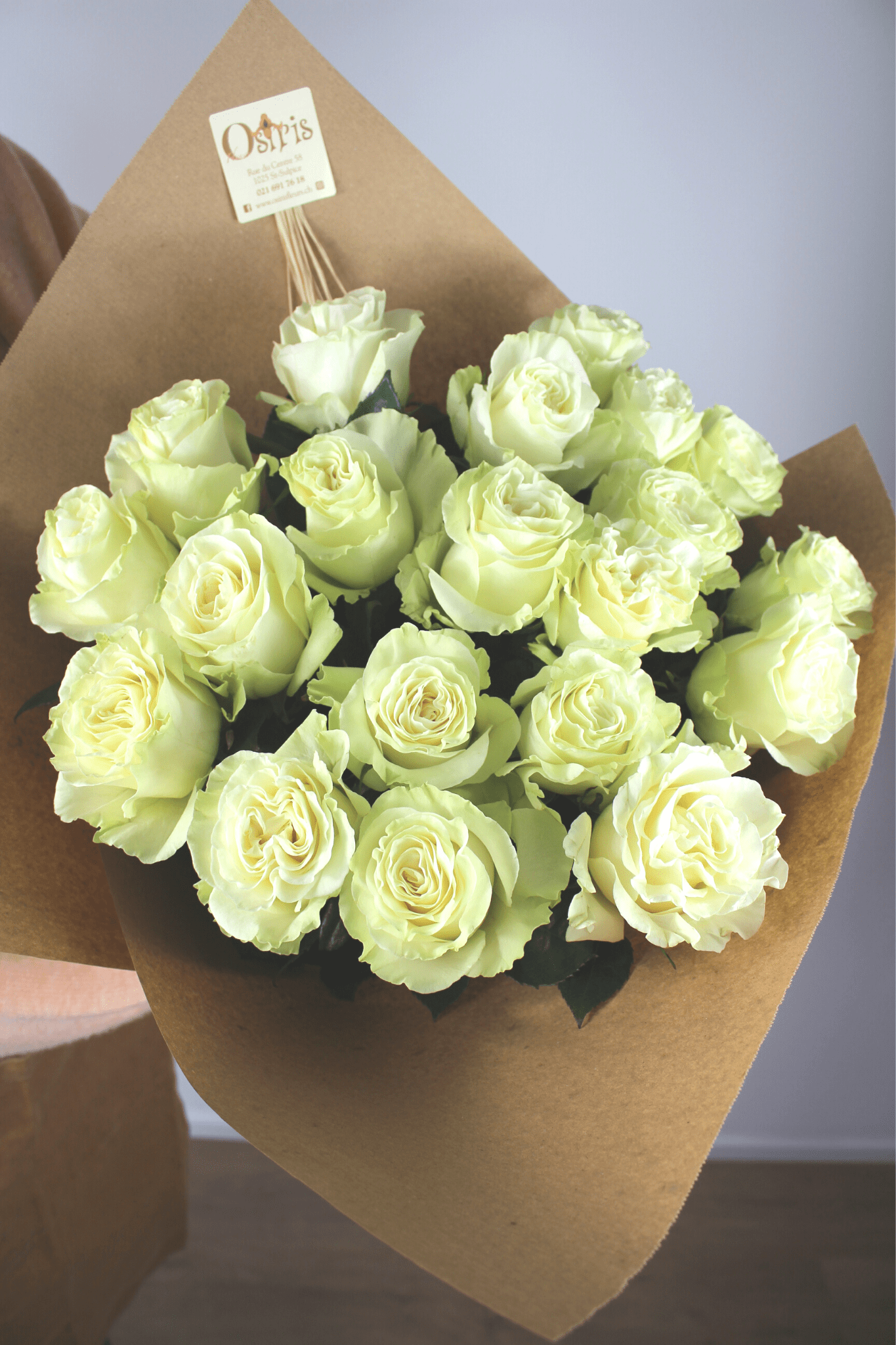 Bouquet annuel - Roses Blanches - Osiris Fleurs