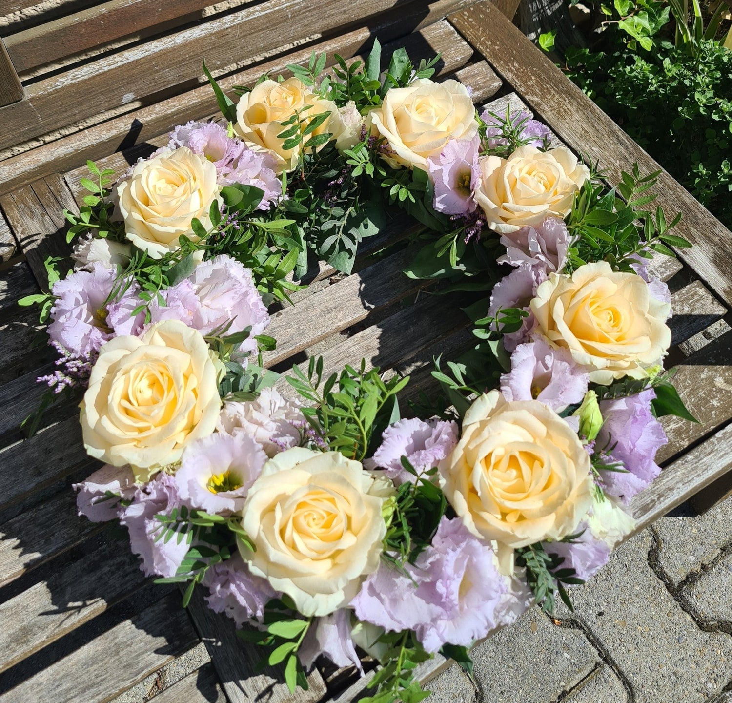 Couronne de fleurs - dernier hommage - Osiris Fleurs